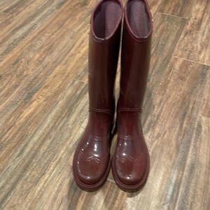 Gucci rain boots burgundy